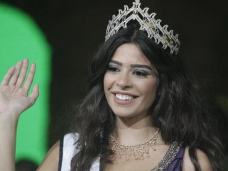 Yara Khoury Mikael waves after winning the Miss Lebanon 2011 beauty contest.