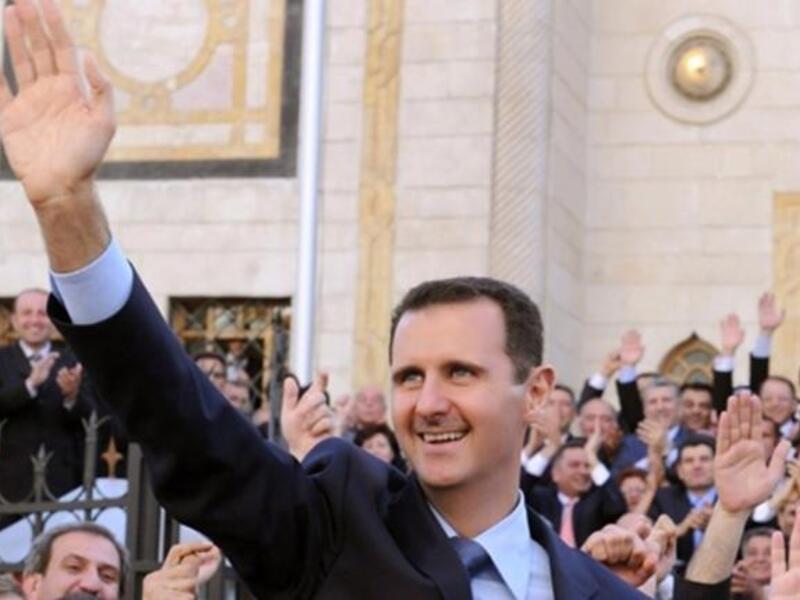 نشأ الرئيس السوري الحالي، بشار الأسد، بوصفه الابن الثاني للزعيم السوري الراحل والقوي، حافظ الأسد، لكنه ظل يقبع في ظل والده.
