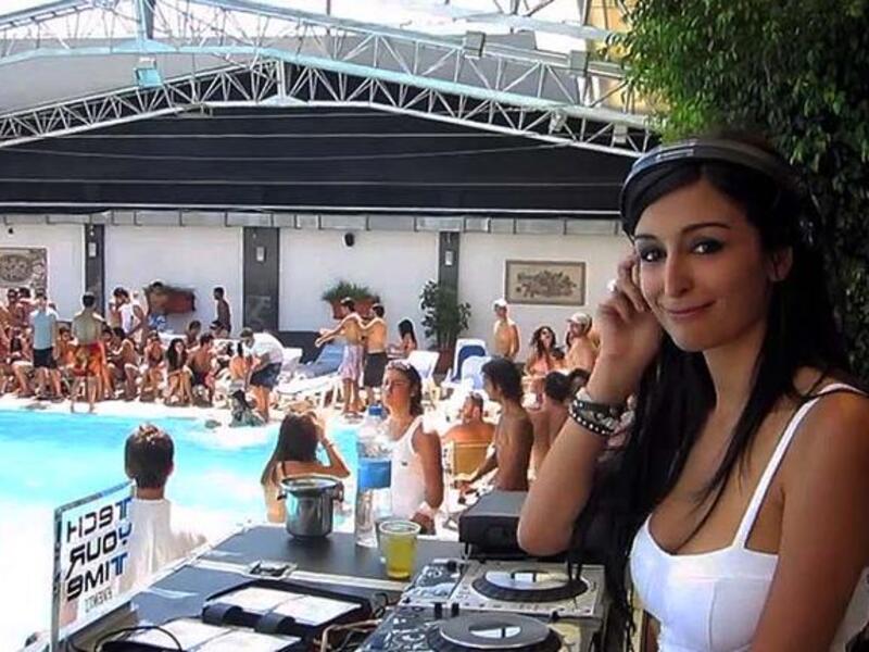 syria pool party conflict war