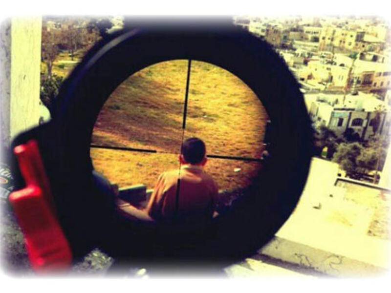 Palestinian IDF crosshair