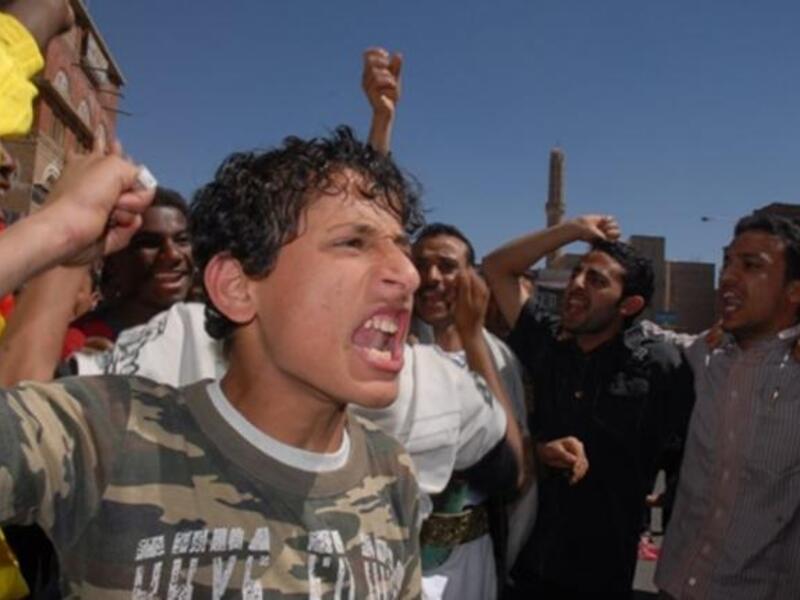 Dozens of Yemeni activists calling for the ouster of Yemen's President Ali Abdullah Saleh clash with the regime's supporters in Sanaa during protests.