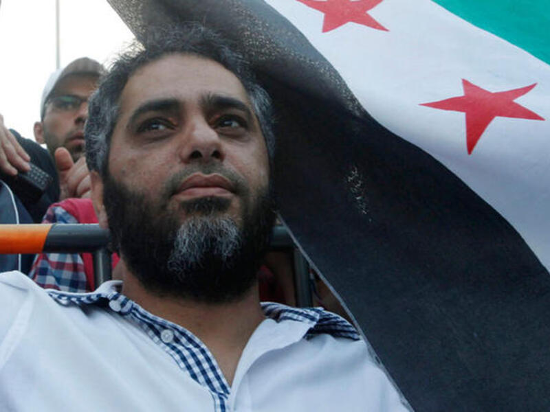 المثير للجدل الفنان المعتزل "فضل شاكر" والذي اعتزل الغناء لينضم الى عالم السياسة وبقوة تاركاً خلفه تاريخ من الاغاني الرومانسية.