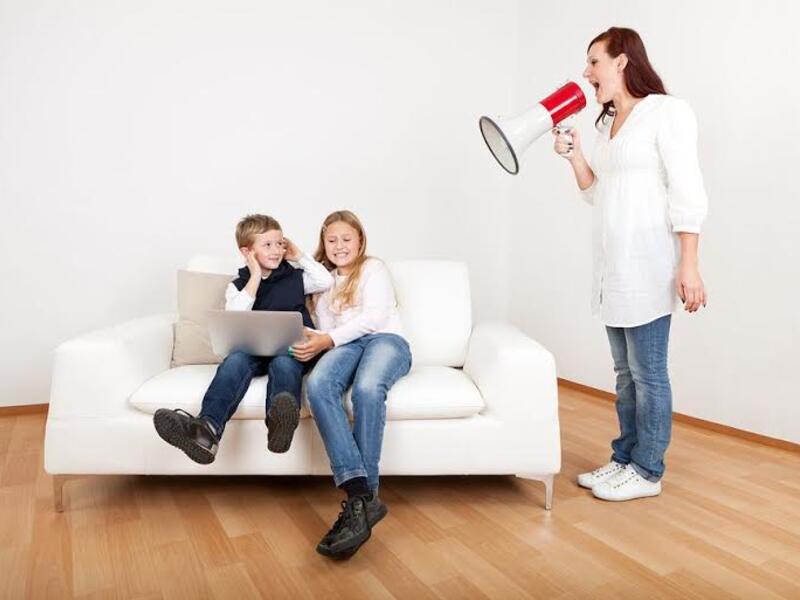 "يامربي في غير ولدك ياباني في غير ملكك" مثله" الولد الذي ليس من ظهرك.. كل ما جن افرحله" ويدعو فيه الناس بكل انانية إلى اهتمام كل شخص بأطفاله أو بما يخصه فحسب، وأن يشمت بغيره. "يامربي في غير ولدك ياباني في غير ملكك" مثله" الولد الذي ليس من ظهرك.. كل ما جن افرحله" ويدعو فيه الناس بكل انانية إلى اهتمام كل شخص بأطفاله أو بما يخصه فحسب، وأن يشمت بغيره.