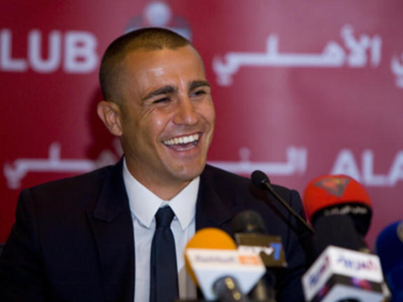 المدافع الإيطالي فابيو كانافارو، أبرز مدافعي العقد الماضي، قاد الآتزوري للفوز بمونديال 2006، ونال جائزة أفضل لاعب في العالم للعام ذاته، لقب بـ "حائط برلين".