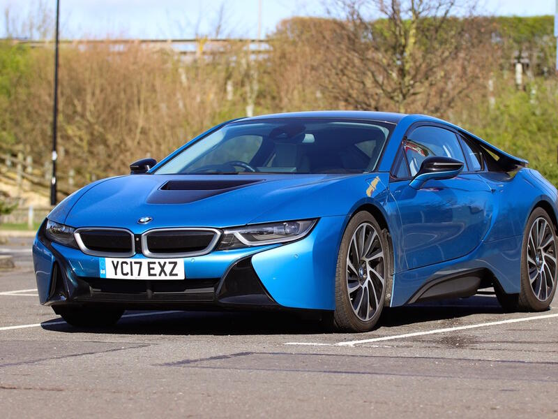 بي إم دبليو آي 8 (BMW i8)