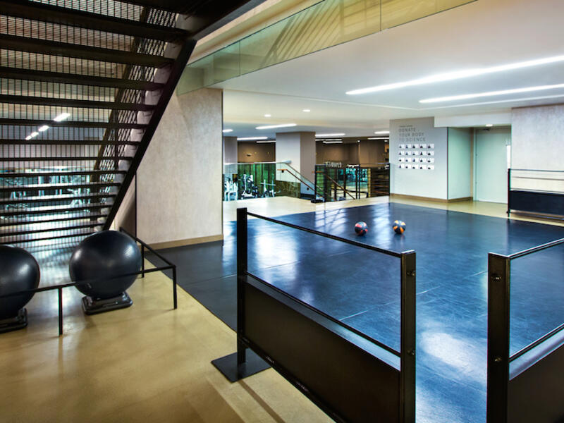 4- نادي إيكوينوكس في نيو يورك (E At Equinox) وتقدر قيمة اشتراكه بقرابة 21 ألف دولار سنوياً.