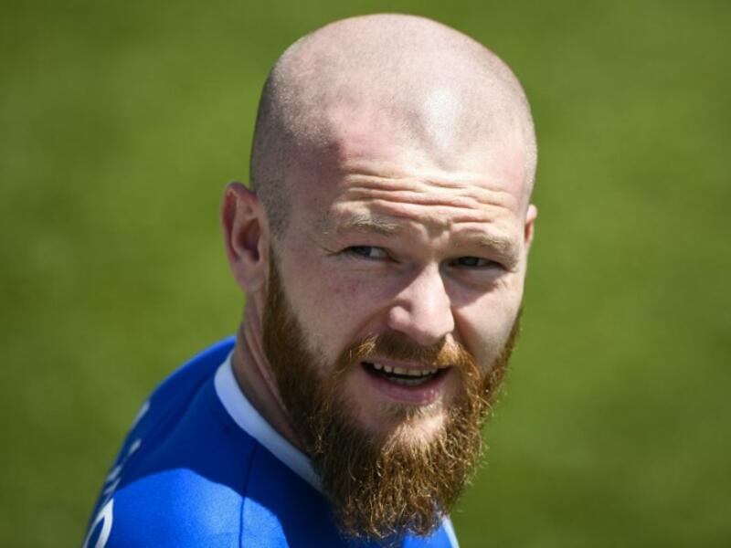 Al-Arabi in Qatar have signed Cardiff midfielder Aron Gunnarsson on loan until the end of the season.