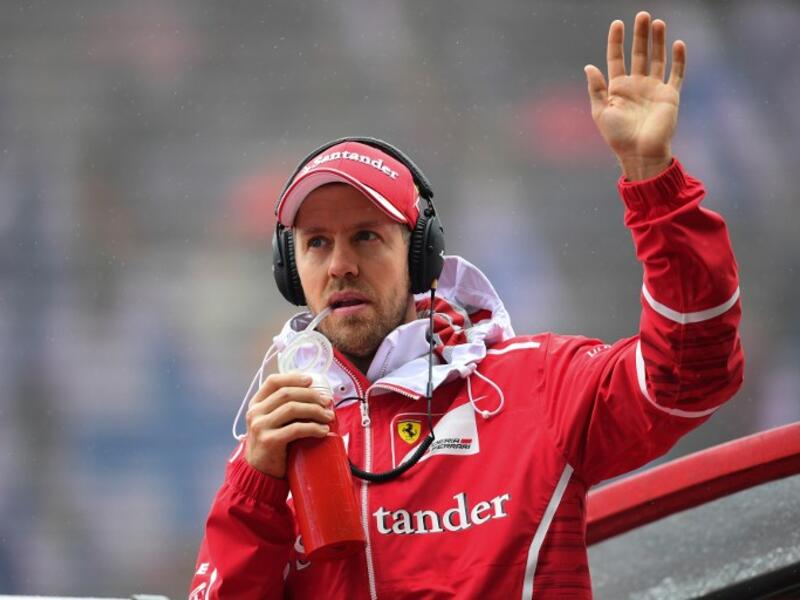 السائق الألماني سيباستيان فيتيل بأربعة ألقاب أعوام 2010 و 2011 و 2012 و 2013.