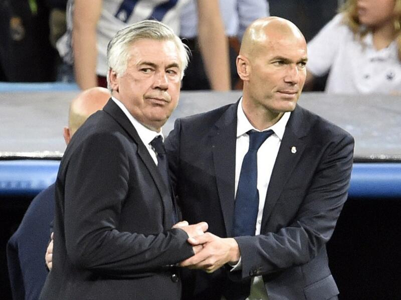 ريال مدريد 4-2 بايرن ميونيخ: تفوق التلميذ زين الدين زيدان مدرب ريال مدريد على معلمه كارلو أنشيلوتي المدير الفني لبايرن ميونيخ رغم الجدل التحكيمي الذي شاب مواجهتي العملاقين الإسباني والألماني.