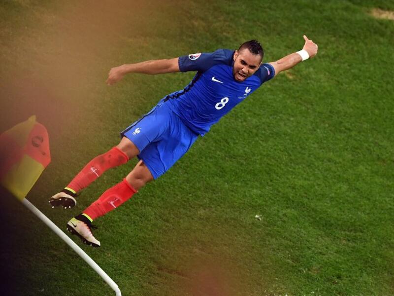 الجناح الأيمن الفرنسي ديميتري باييه: أحد أبرز لاعبي البطولة، ظهر نجم ويست هام بصورة استثنائية، فسجل هدفاً رائعاً في اللقاء الافتتاحي أمام رومانيا، قبل أن يسجل مجدداً بطريقة أروع أمام ألبانيا.