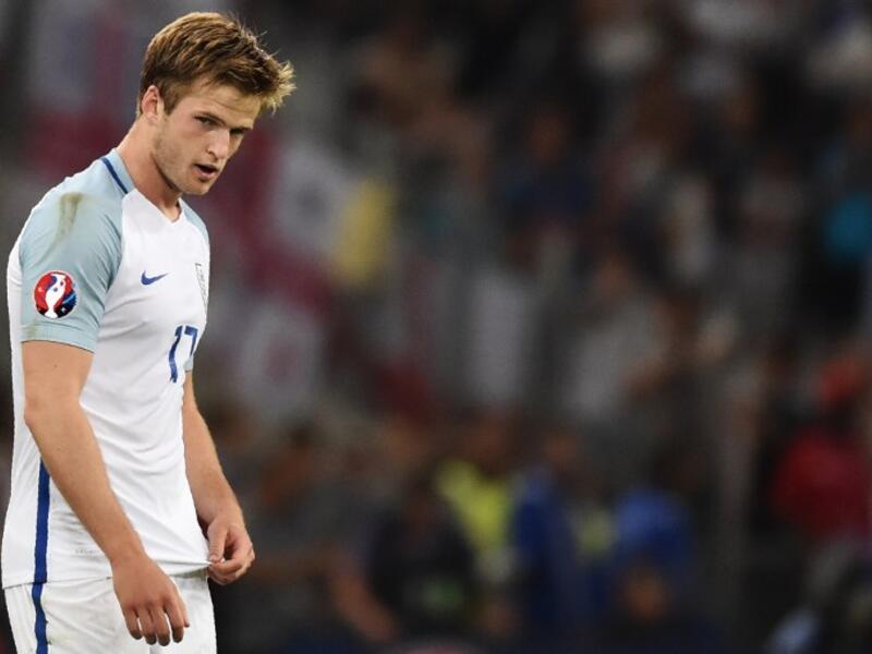 لاعب الوسط إيريك داير (إنجلترا)