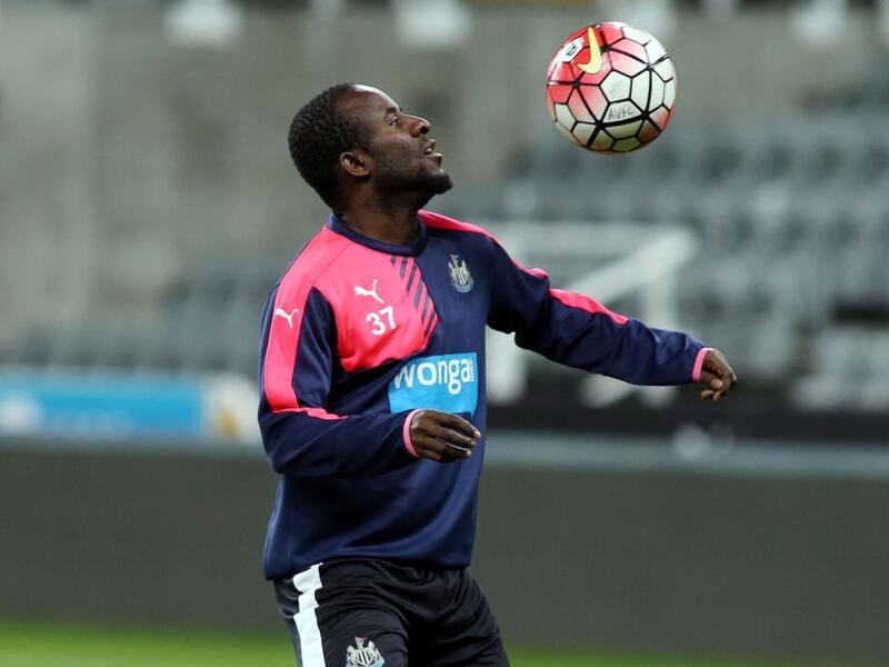 المهاجم الإيفواري سيدو دومبيا (معار لنيوكاسل يونايتد من روما): 25 مليوناً إلى 12 مليوناً