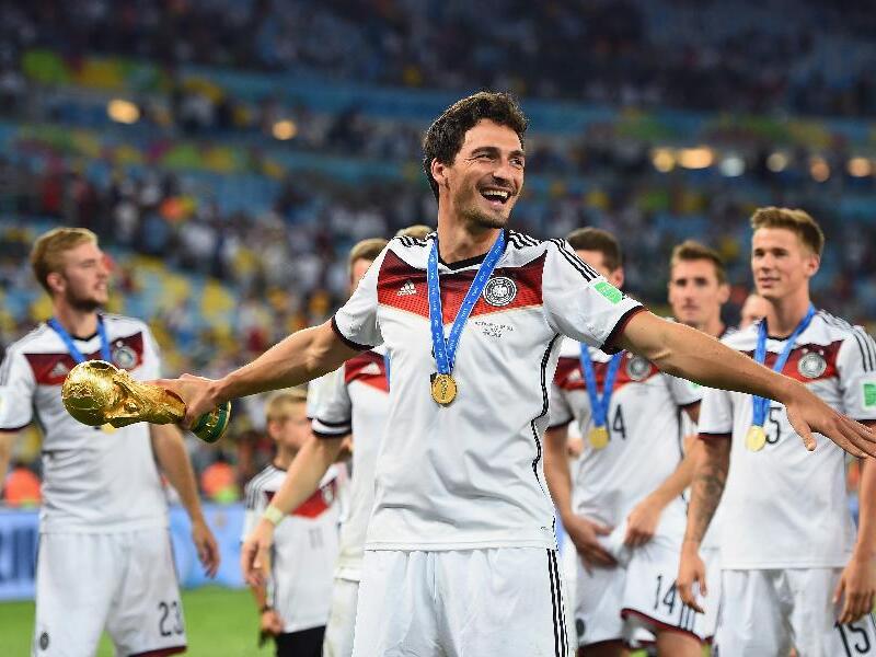 كأس العالم لكرة القدم: قيمة العلامة التجارية لعام 2014: 170 مليون دولار، قيمة العلامة التجارية لعام 2015: 229 مليون دولار.