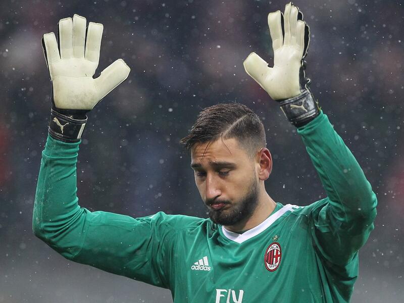 المركز السادس: الحارس الإيطالي جيانلويجي دوناروما (ميلان) ويتقاضى 6 ملايين يورو سنوياً.