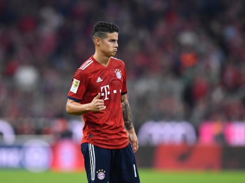 المركز الرابع: الكولومبي خاميس رودريغيز لاعب وسط بايرن ميونيخ بنحو 90.683.138 متابعاً، ينتشرون في ثلاثة حسابات رسمية، يمتلكها عبر الشبكات الاجتماعية، في إنستغرام 40.138.771، وفايسبوك 32.779.104، وتويتر 17.765.263.