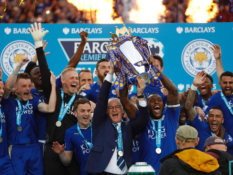 فوز ليستر سيتي بلقب الدوري الإنجليزي الممتاز للمرة الأولى في تاريخه بجمعه 81 نقطة خلال 38 مباراة.