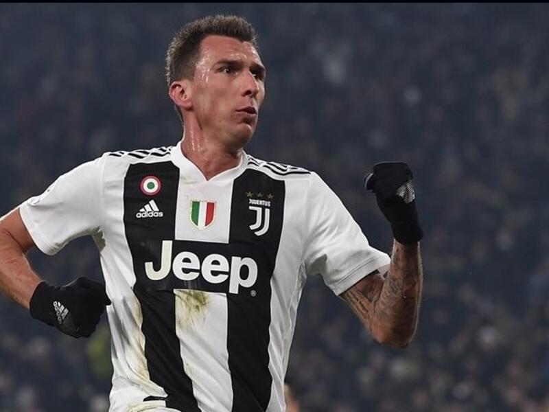 ماريو ماندجوكيتش: موسمه الرابع مع يوفنتوس، خاض 153 مباراة، وسجل 43 هدفاً. لعب لأتلتيكو مدريد موسم 2014-2015، شارك في 43 مباراة وسجل 20 هدفاً، وواجه يوفي خلال فترته مع أتلتيكو مرتين في مرحلة مجموعات دوري الأبطال، فاز أتلتيكو في إسبانيا بهدف نظيف، وتعادلا دون أهداف في إيطاليا.