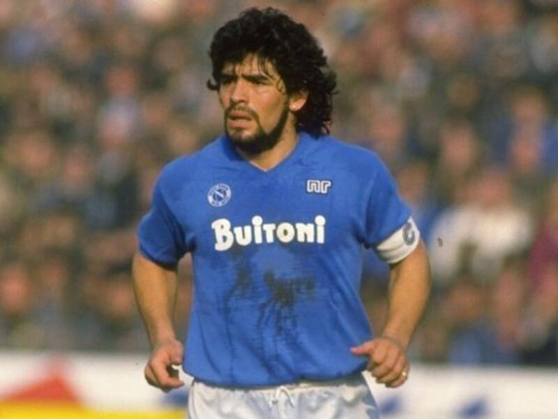 الأرجنتيني دييغو آرماندو مارادونا