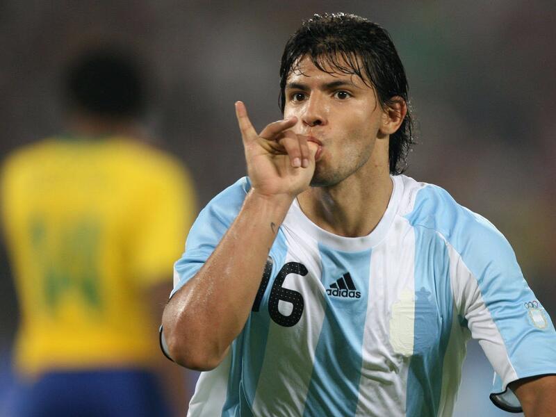 2007: المهاجم الأرجنتيني سيرخيو أغويرو (أتلتيكو مدريد)