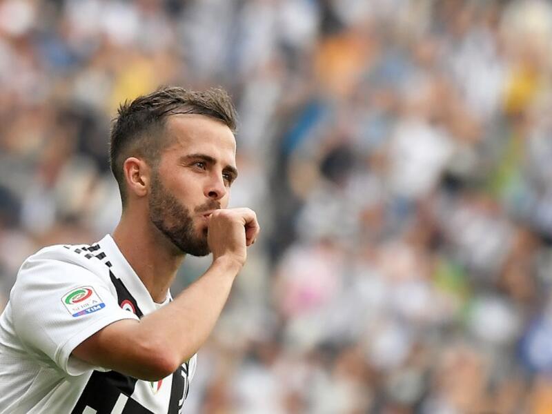المركز الرابع: لاعب الوسط البوسني ميراليم بيانيتش (يوفنتوس) ويتقاضى 6.5 مليون يورو سنوياً.