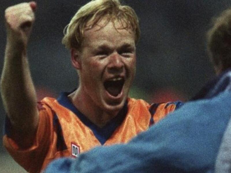 المدافع ولاعب الوسط الهولندي رونالدو كومان، فاز بكأس أوروبا 1988 اشتهر بتسديداته الصاروخية وركلاته الحرة الدقيقة.