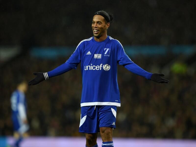 8- لاعب كرة القدم البرازيلي رونالدينيو: 13.6 مليون متابع