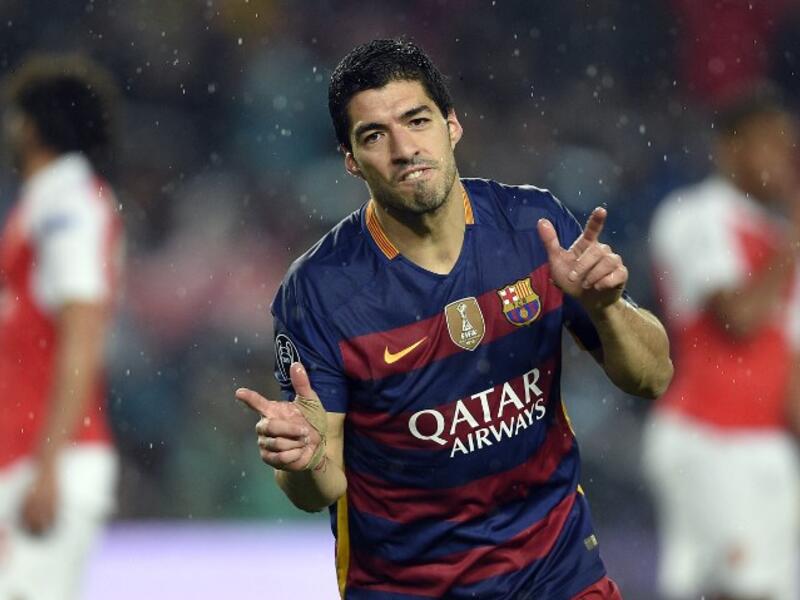 المهاجم الأوروغوياني لويس سواريز (برشلونة): يتقاضى 23 مليون دولار سنوياً من بينها راتب سنوي بقيمة 18 مليون دولار.