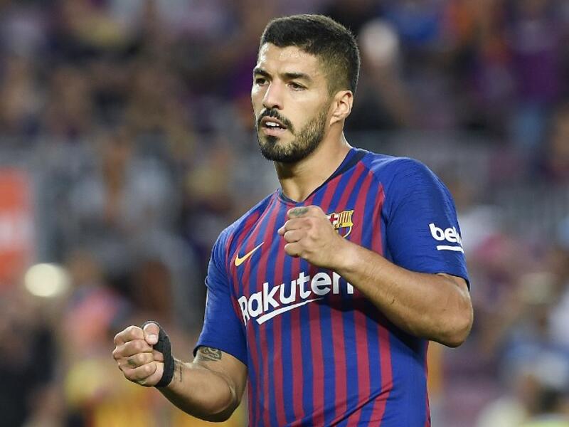 المركز التاسع: الأوروغوياني لويس سواريز مهاجم برشلونة بـ 63.930.409 متابعاً، في إنستغرام 30.002.778، وفايسبوك 18.820.252، وتويتر 15.107.319.