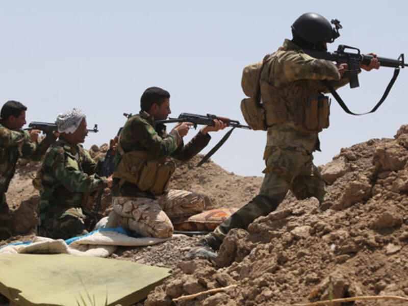 Iraqi government forces alongside Shiite militias on Friday pushed back a Daesh attack on a town in Anbar province.  (AFP/File)