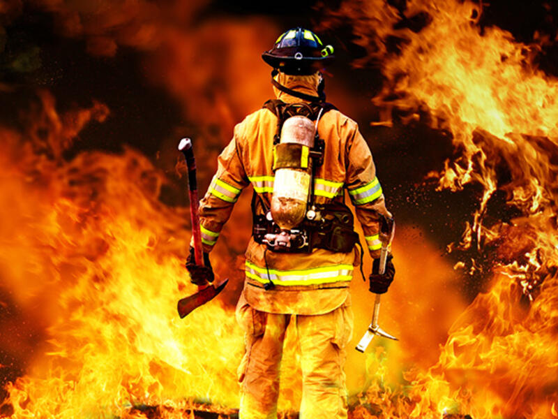 During Ramadan the weather can get super hot, but what if you’re also fighting an actual blaze? Firefighters who haven’t drunk a drop since dawn have to face smoke, flames and air so dry that it sucks any moisture out of your skin. On top of all that they’re carrying 20 kg hoses whilst running on empty bellies.