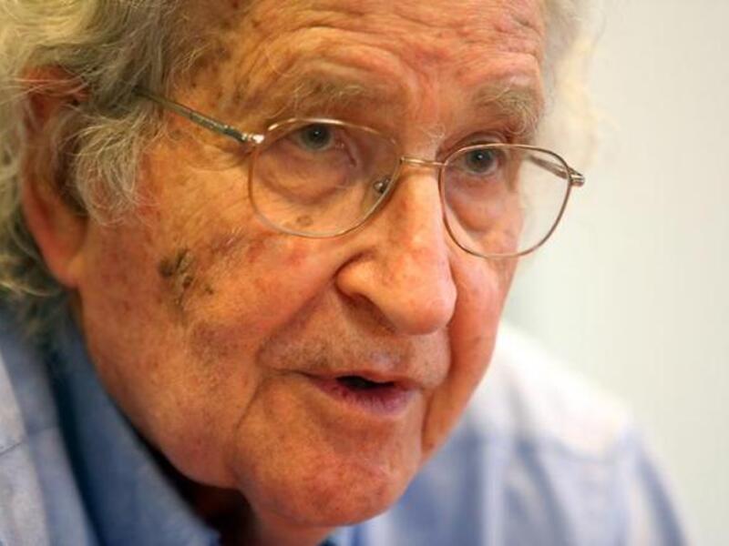 Noam Chomsky discusses the future of the MidEast (Photo: Marwan Bu Haidar / Al Akhbar)