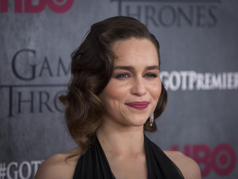 إميليا كلارك هي ممثلٌة وعارضة أزياء وممثلٌة مسرح إنجليزية، وجاءت في المرتبة التاسعة في قائمة أجمل النساء في العالم.