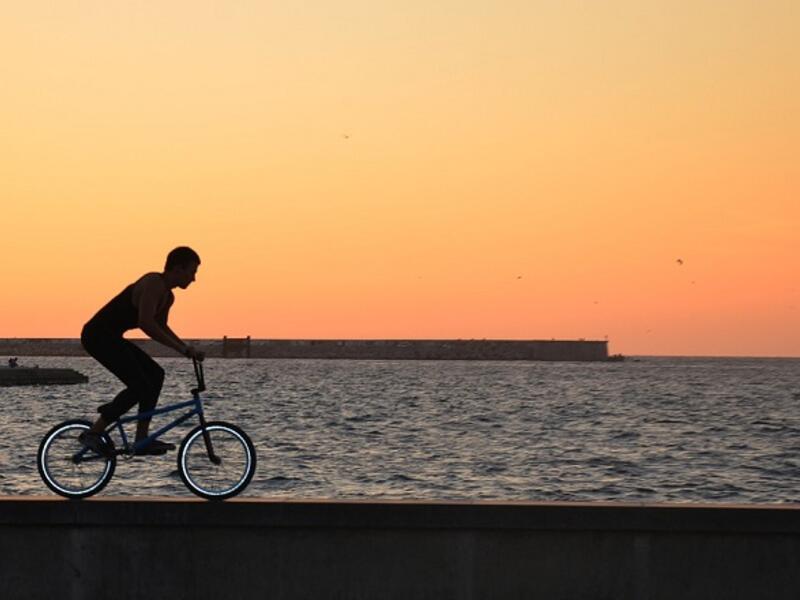 Pick one activity and you could burn the most calories in an hour!