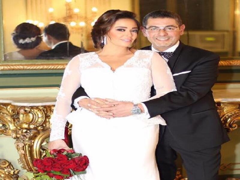 داليا البحيري وحسن سامي: 
احتفلت الفنانة المصرية داليا البحيري بزفافها للمرة الثالثة من رجل الأعمال حسن سامي، في حفل حضره عدد محدود من أصدقائها الفنانين وبعض الأقارب.