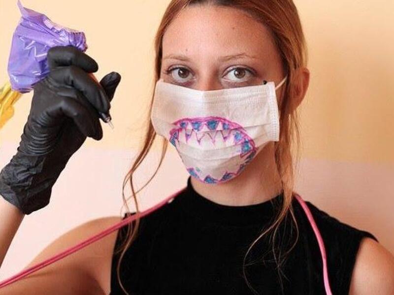 Helen Fernandes has her own tattoo shop, Malfeitona, in her native city of Salvador de Bahia (Instagram)