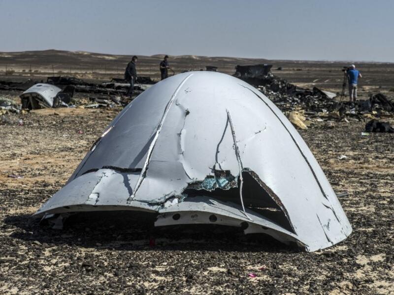 Debris of the A321 Russian airliner lie on the ground a day after the plane crashed in Wadi al-Zolomat, a mountainous area in Egypt's Sinai Peninsula, on November 1, 2015. (AFP/File)