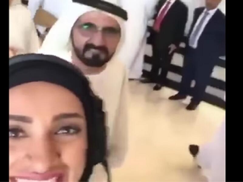 سيلفي حاكم دبي
 مقطع فيديو لفتاة إماراتية تحاول التقاط سيلفي مع الشيخ محمد بن راشد آل مكتوم، والذي قام بلفتة طريفة بعد اقترابه من الكاميرا والإشارة بعلامة النصر.
