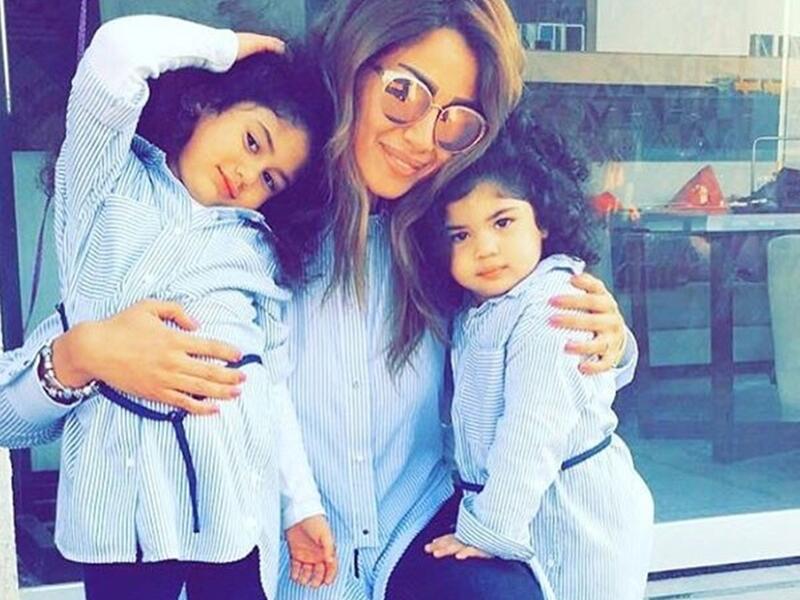 شاركت الفنانة غادة عبدالرازق متابعيها على انستجرام بصورة حديثة لابنتها روتانا وحفيدتيها خديجة وجويرية معلقة «حبايب قلبى وعمرى وحيااااااااتى كلها ربنا يخليهوملى يااااااارب امين» جمهور غادة عبروا عن إعجابهم الشديد بالصورة ودعوا الله أن يحفظ لها ابنتها وحفيدتيها.