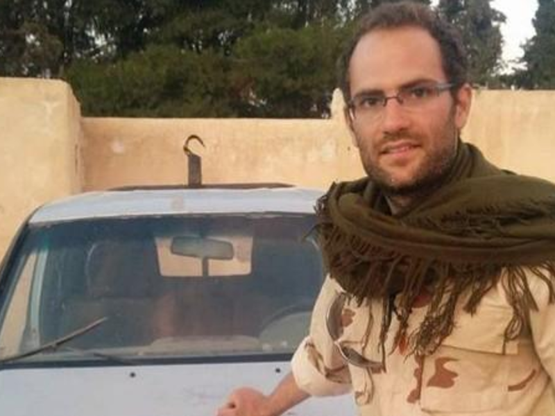 Macer Gifford fought against Daesh in Syria, but now Twitter users say he's fighting to speak at his old university back in the UK. (Twitter)