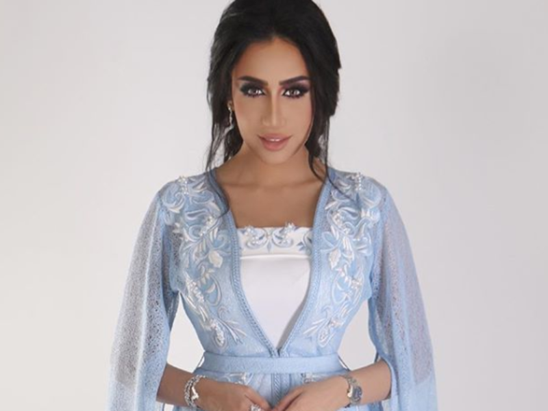 الفنانة البحرينة حنان رضا كتبت عبر حسابها الرسمي على تطبيق "إنستغرام":  "مبروك خواتي السعوديات.. تسمحولي أدرعم عندكم".