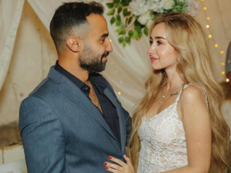 The couple met for the first time in the premiere of the film Harb Karmouz