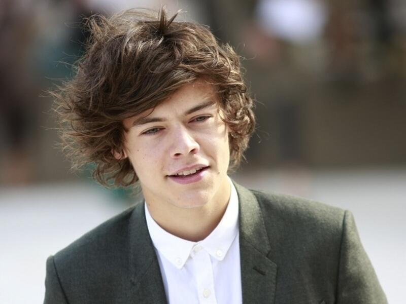 هاري ستايلز عضو في الفرقة الإنجليزية العالمية ون دايركشن، حصل على 870,954 لايك و 19.8 مليون متابع.