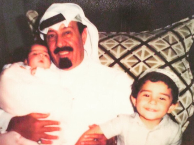 والدتها الأميرة حصة بنت طراد الشعلان، التي كانت على ذمة الملك عبدالله بن عبدالعزيز حتى توفاه الله