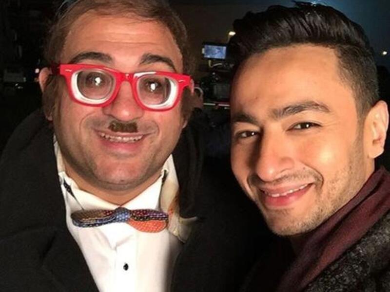 شارك الفنان حمادة هلال جمهوره عبر صفحته الشخصية “إنستجرام” بصورة طريفة له مع الإعلامي الساخر أكرم حسني الشهير بشخصية أبو حفيظة هلال علق على الصورة قائلًا:”بجد كان يوم جميل مع النجم المتألق أكرم حسنى انتظرونا يوم الخميس في اسعد الله مسائكم وتصوير غنوة متغيره”.