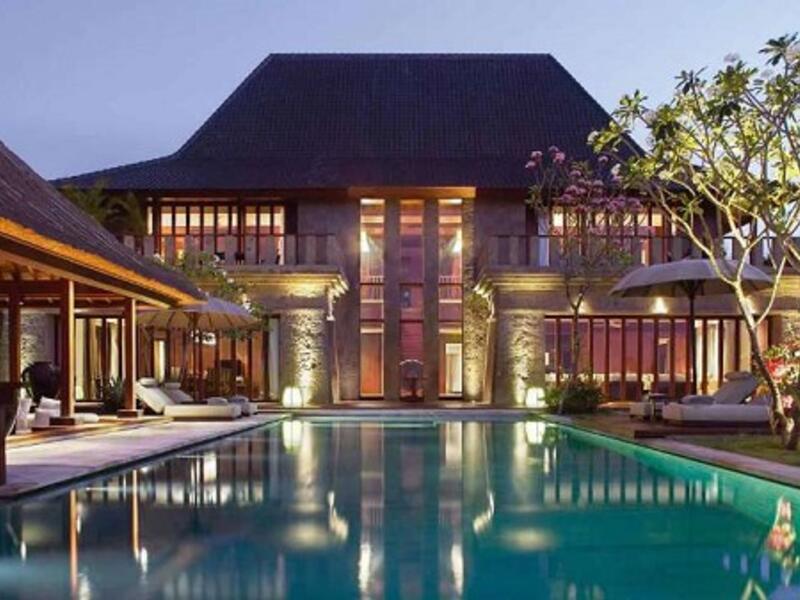A Bulgari hotel and residences opened their doors wide this week with some of the priciest units in Dubai. 