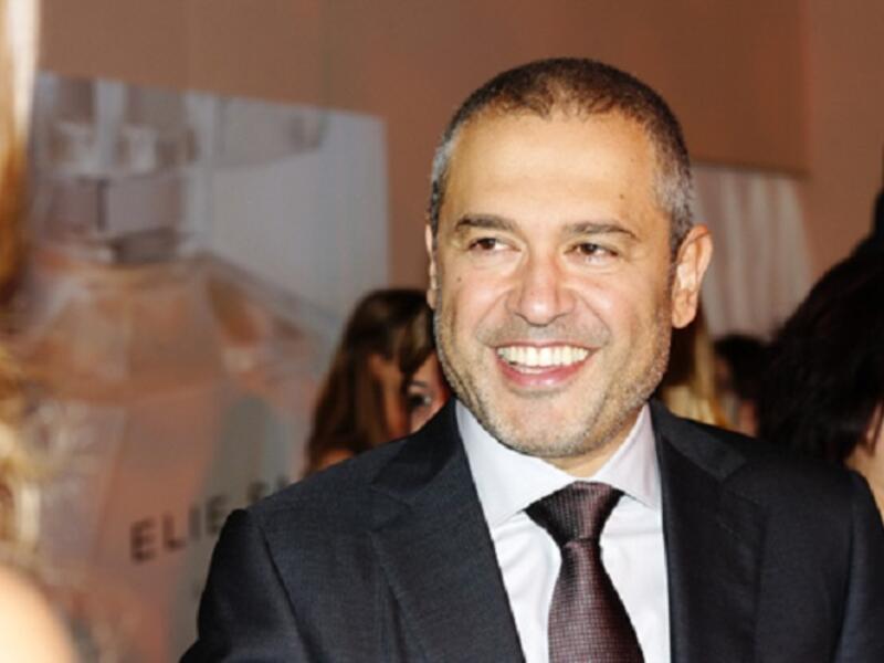 المصمم اللبناني إيلي صعب: وهو مصمم أزياء من مواليد 1964م، يصمم للكثير من نجمات هوليود وله خط للملابس الجاهزة في ميلانو ويدير إمبراطورية كبيرة من المتاجر حيث تباع تصميماته في 50 دولة في العالم، كما أنه يهتم بالعمل الأهلي.