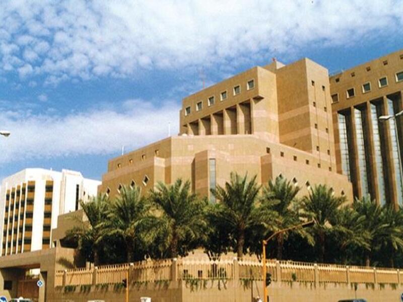 مدينة الأمير سلطان الطبية العسكرية في  السعودية: المستشفى الثاني عربيا، المئة وواحد وتسعون عالميا وهو عبارة عن مدينة طبية عسكرية سعودية، تتبعها ثلاث مستشفيات بالإضافة إلي مستوصفات ومراكز صحية أولية، وبسعة تزيد عن الف سرير. 

