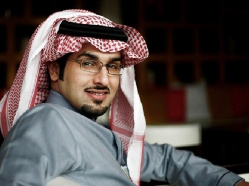 لم يكن الشماغ مفضلا لدى الشباب في السعودية، ولكن منذ منتصف السبعينات تقريبا ومع دخول انواع جديدة من الاشمغة واستعمال القطن الممشط في تصنيعها مما اكسبها طراوة ولمعانا، اصبح الشماغ جزءا لا بد عنه بالنسبة للرجل السعودي المهتم بأناقته وملاحقة الموضة.