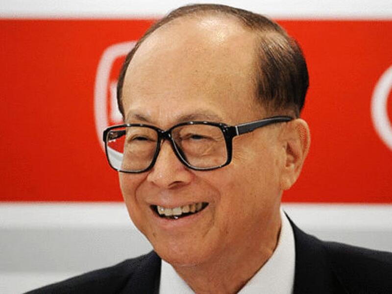 لي كا شينغ: من هونج كونج، يُعد أغنى رجل آسيوي، أكبر مُشغّل لمحطات الحاويات في العالم وكذلك أكبر تاجر تجزئة لمستحضرات التجميل في العالم، قيمة ثروته 27.7 مليار دولار أمريكي.