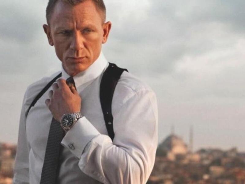 James Bond with his Turkish backdrop.